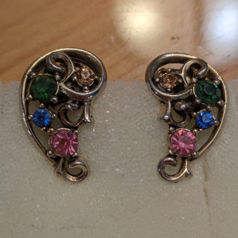 Vintage-Inspired Multicolor Stone Earrings
